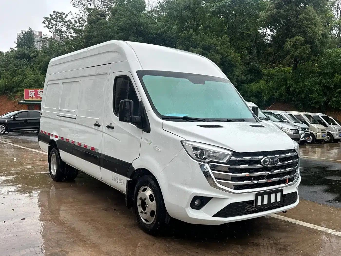 Starry 2024 2.5T Star Logistics Navigator Edition Dual-Tire High Roof 2/3 Seats D25TCIF1 — миниатюра 3