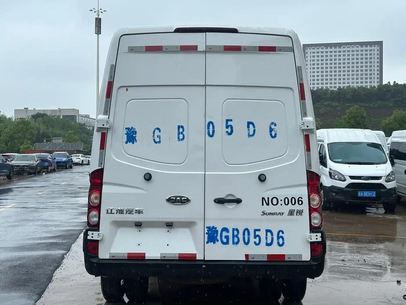 Starry 2024 2.5T Star Logistics Navigator Edition Dual-Tire High Roof 2/3 Seats D25TCIF1 — миниатюра 6