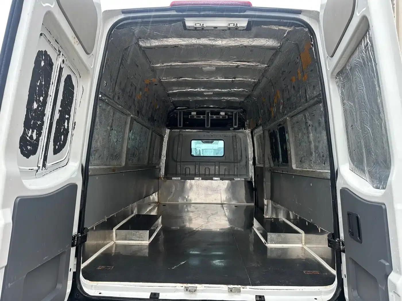 Starry 2024 2.5T Star Logistics Navigator Edition Dual-Tire High Roof 2/3 Seats D25TCIF1 — миниатюра 7
