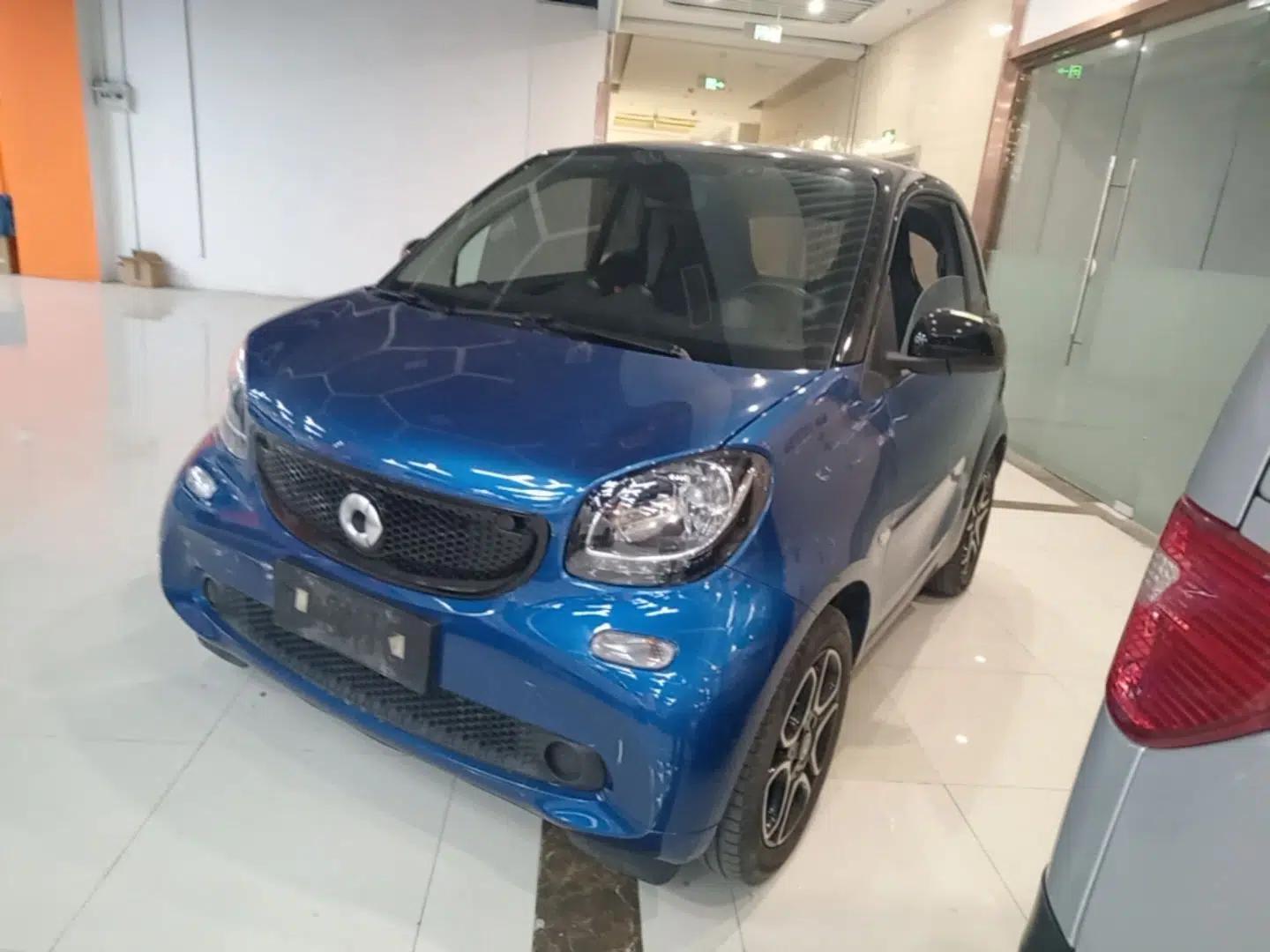 smart fortwo 2016 0.9T 66kW Hardtop Pioneer Edition — миниатюра 1
