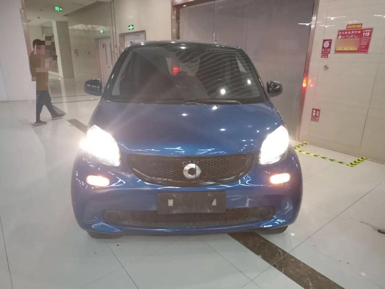 smart fortwo 2016 0.9T 66kW Hardtop Pioneer Edition — миниатюра 2