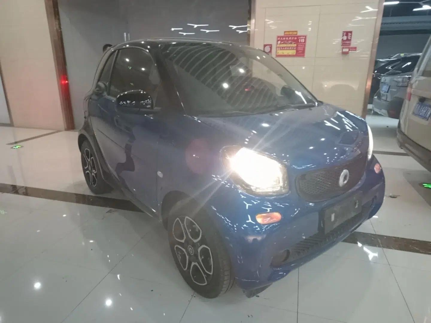 smart fortwo 2016 0.9T 66kW Hardtop Pioneer Edition — миниатюра 3