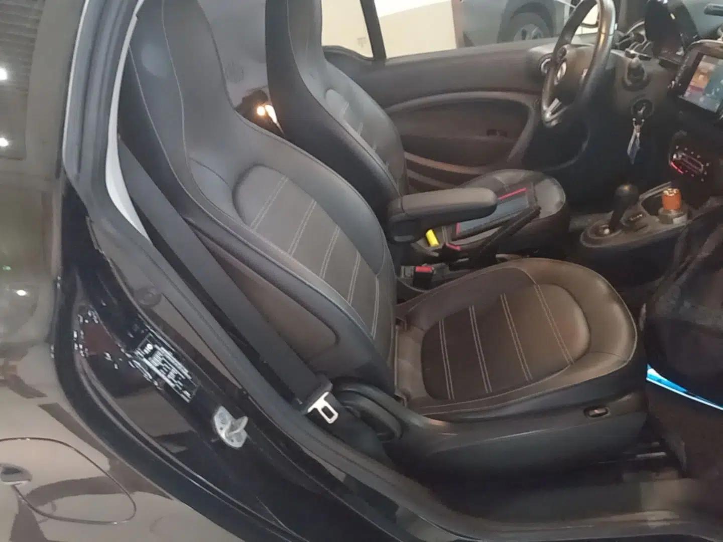 smart fortwo 2016 0.9T 66kW Hardtop Pioneer Edition — миниатюра 23