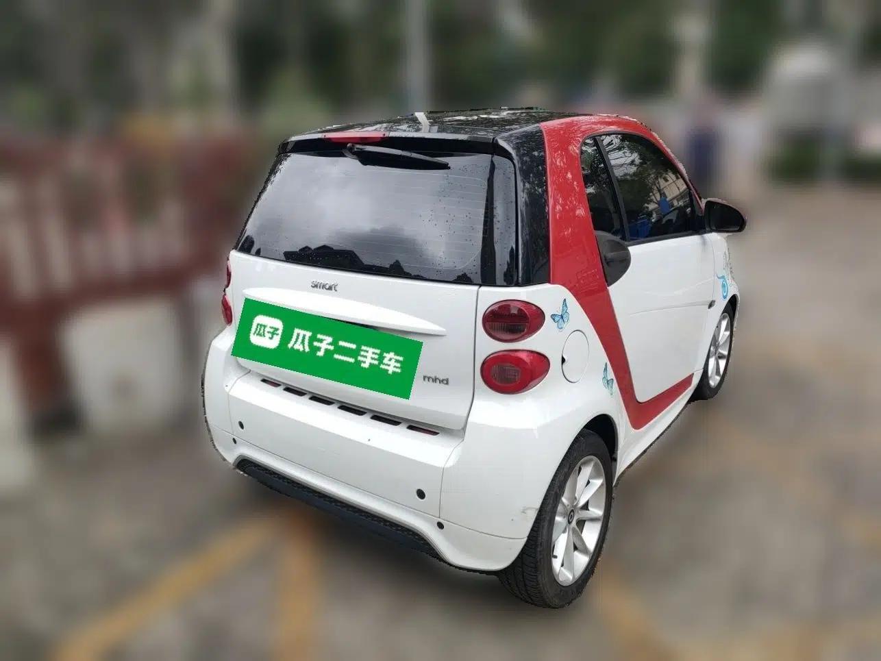 smart fortwo 2014 1.0 MHD Hardtop BoConcept Special Edition — миниатюра 6