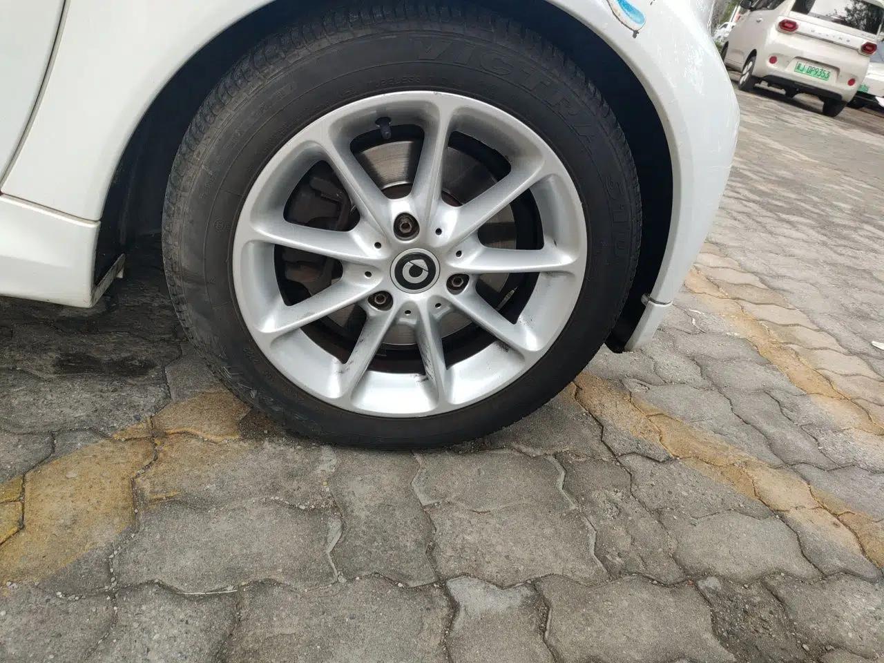 smart fortwo 2014 1.0 MHD Hardtop BoConcept Special Edition — миниатюра 8