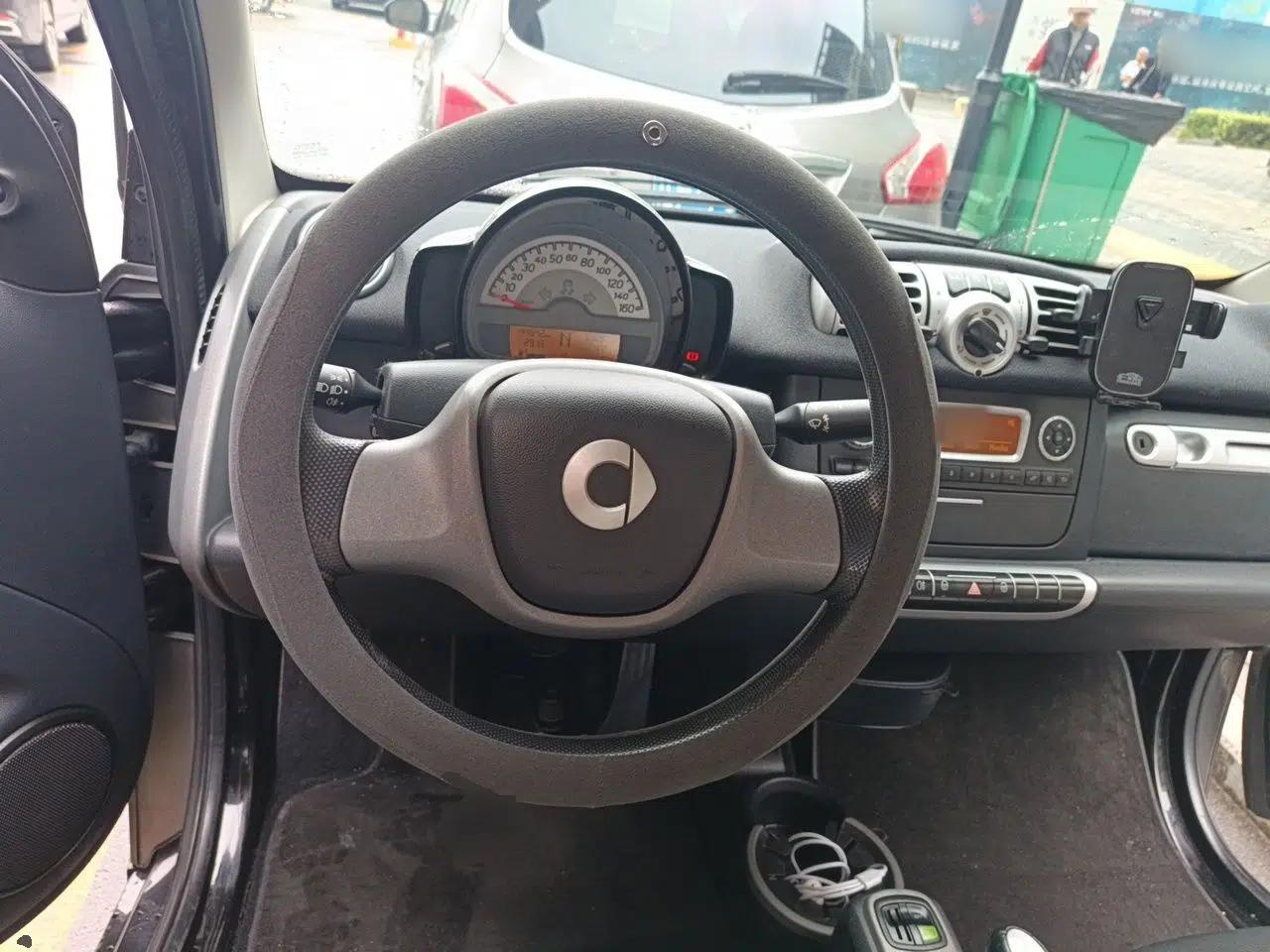 smart fortwo 2012 1.0 MHD Hardtop Standard Edition — миниатюра 11