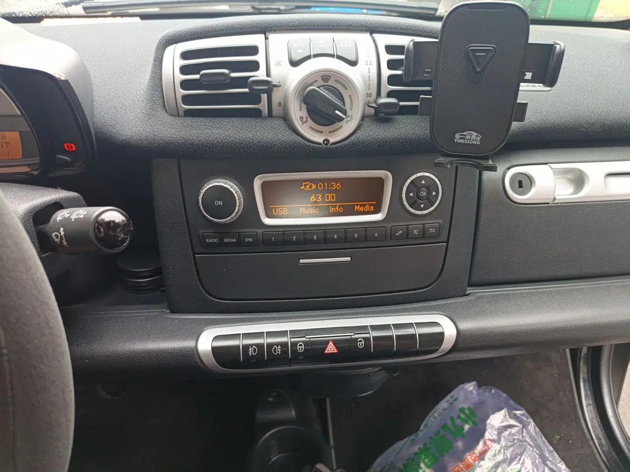 smart fortwo 2012 1.0 MHD Hardtop Standard Edition — миниатюра 14