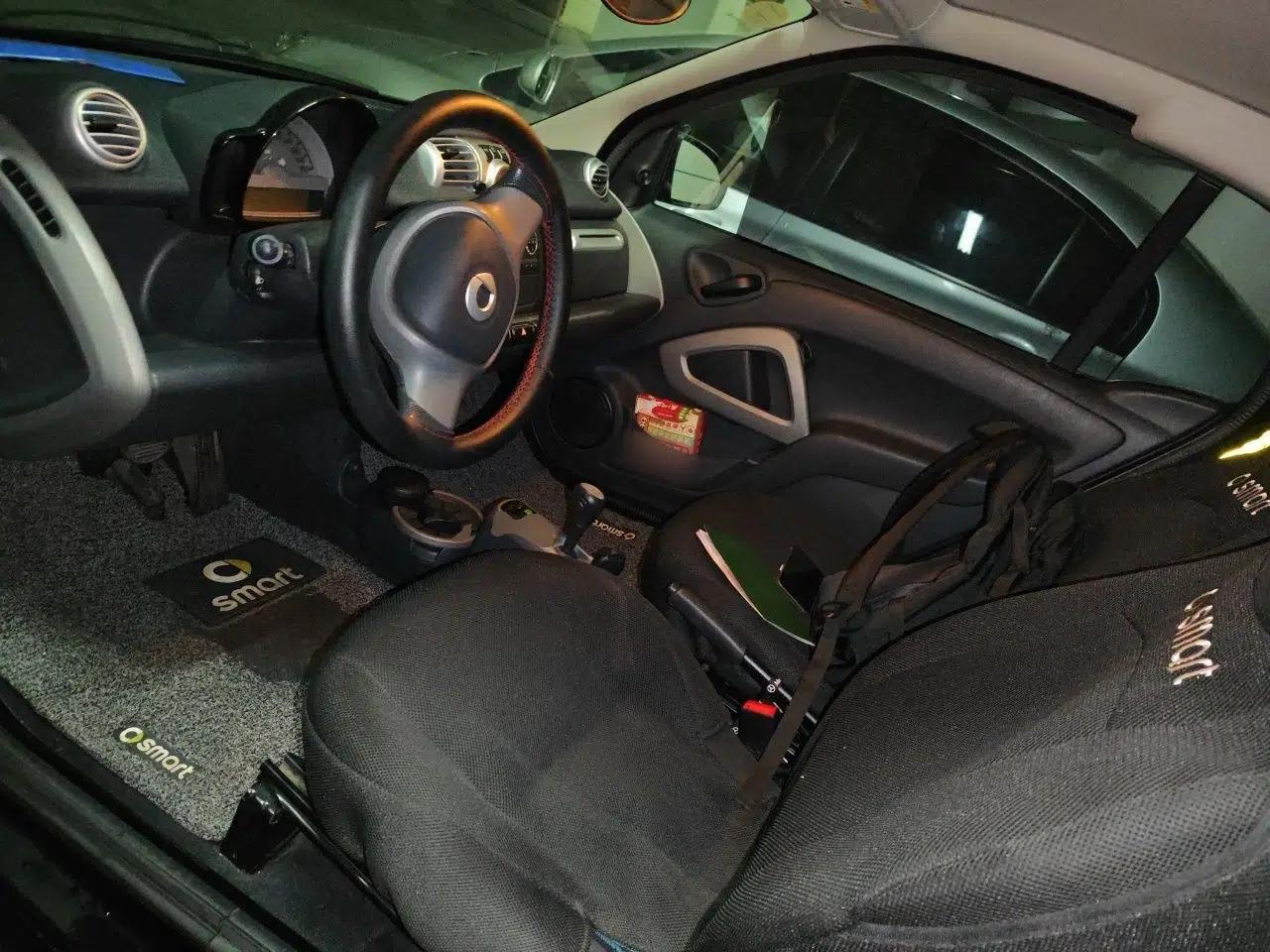 smart fortwo 2012 1.0 MHD Hardtop Standard Edition — миниатюра 16