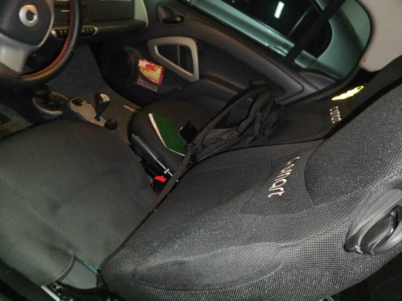 smart fortwo 2012 1.0 MHD Hardtop Standard Edition — миниатюра 18