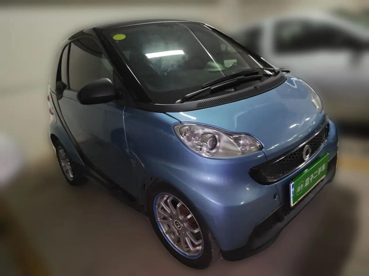 smart fortwo 2012 1.0 MHD Hardtop Standard Edition — миниатюра 3