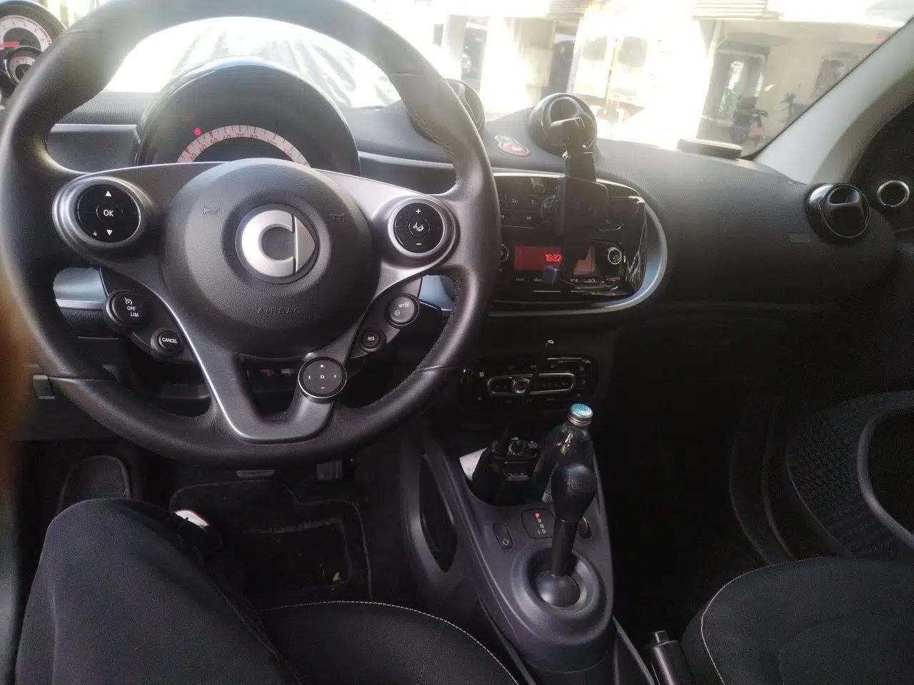 smart fortwo 2018 1.0L 52 kW Yaojin Special Edition China V Standard — миниатюра 10