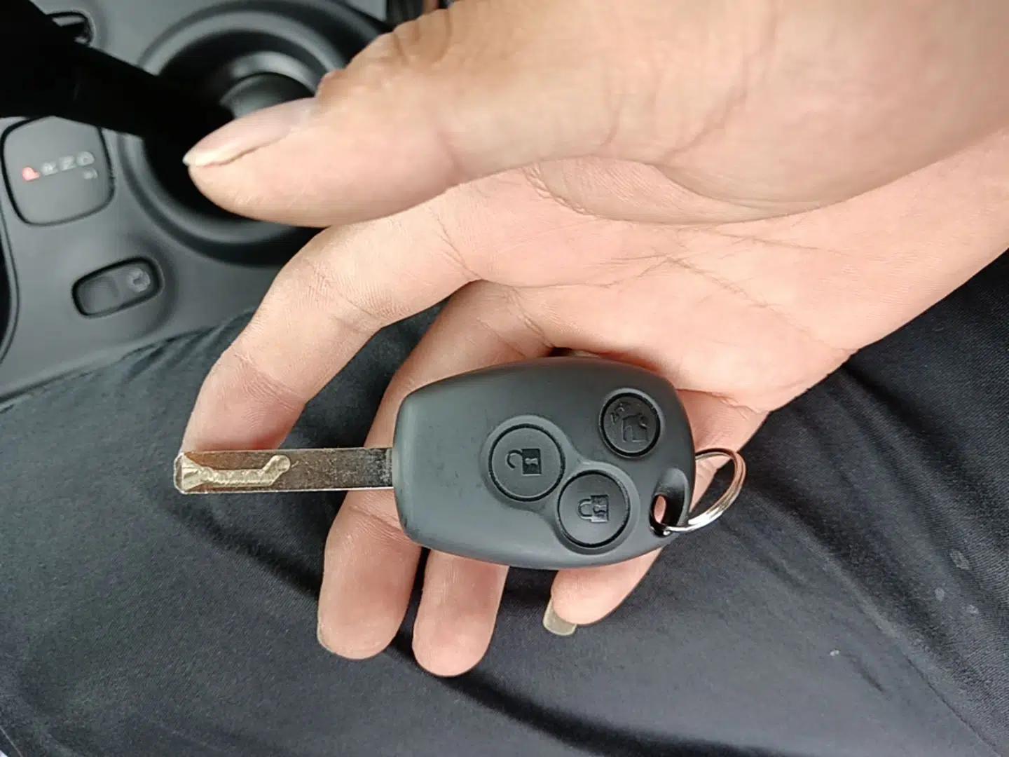 smart forfour 2016 1.0L 52 kW Passion Edition — миниатюра 12