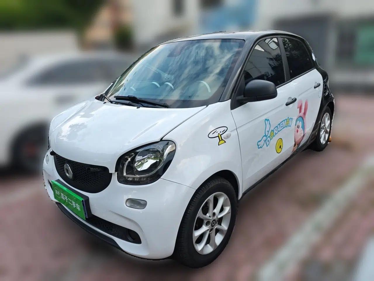 smart forfour 2016 1.0L 52 kW Dynamic Edition — миниатюра 1