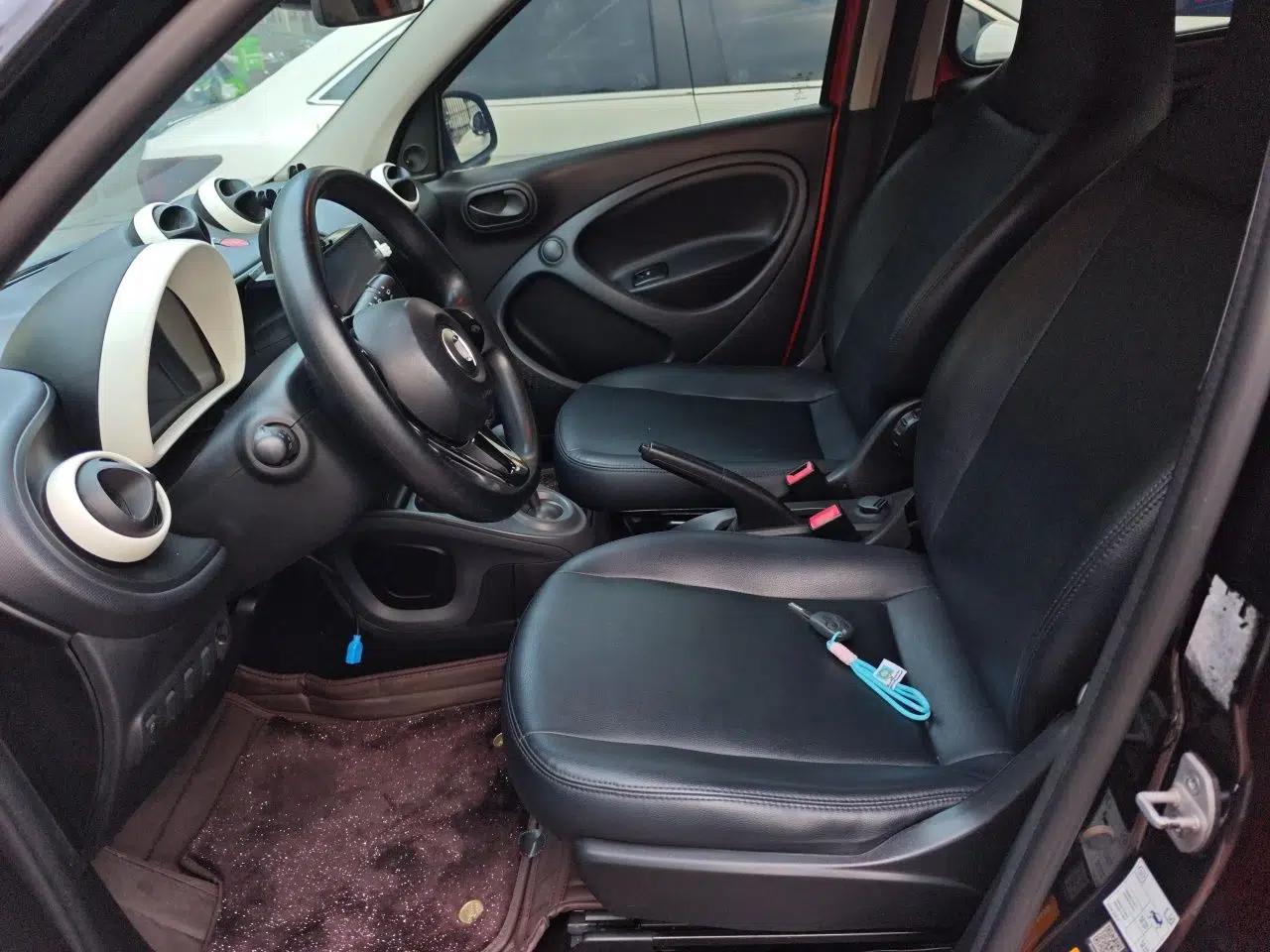 smart forfour 2016 1.0L 52 kW Dynamic Edition — миниатюра 16