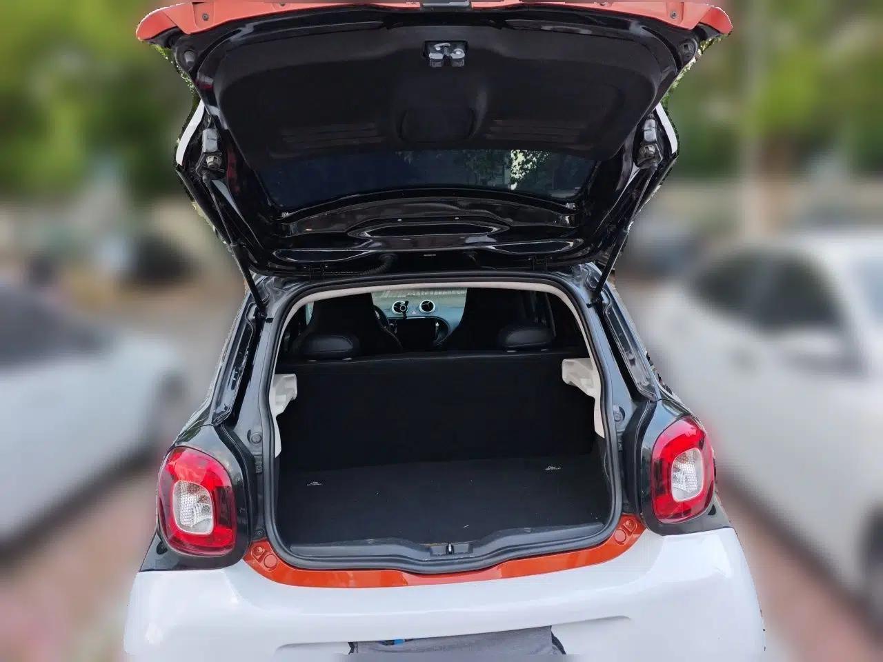 smart forfour 2016 1.0L 52 kW Dynamic Edition — миниатюра 20