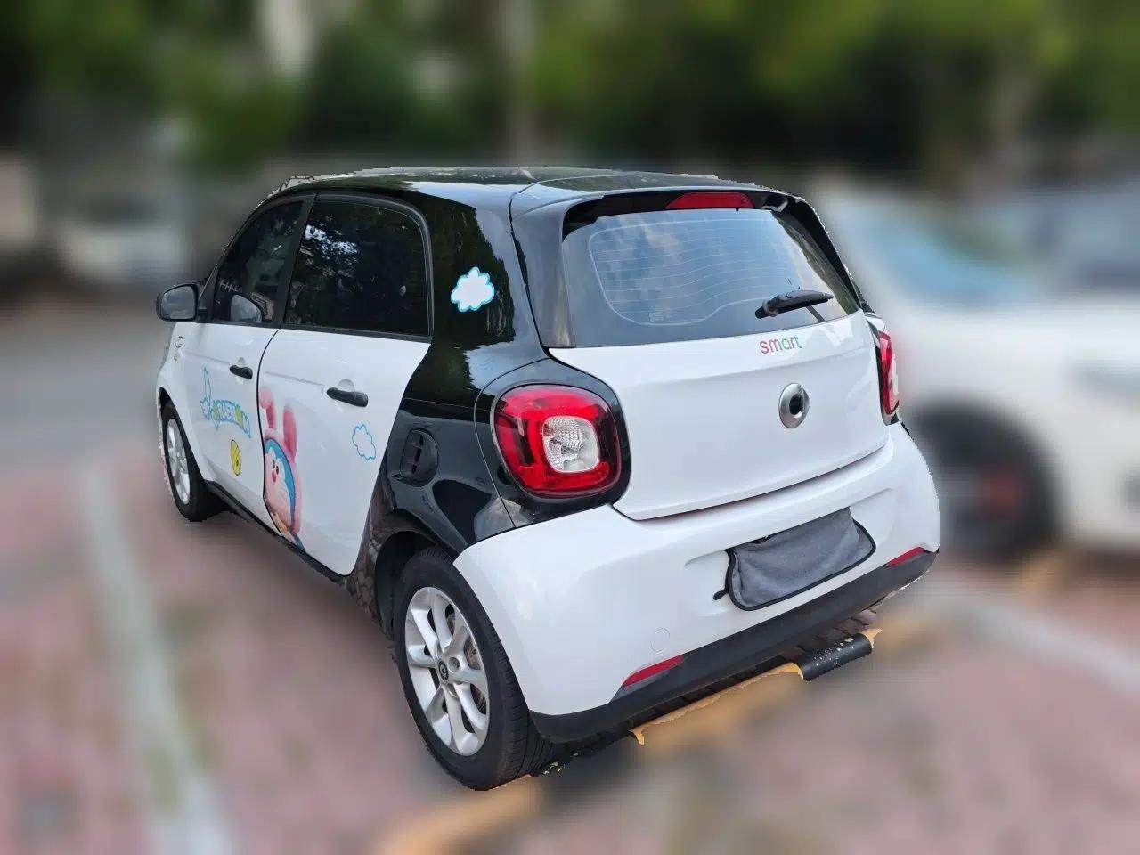 smart forfour 2016 1.0L 52 kW Dynamic Edition — миниатюра 4