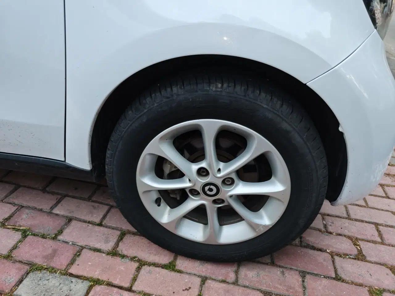 smart forfour 2016 1.0L 52 kW Dynamic Edition — миниатюра 8