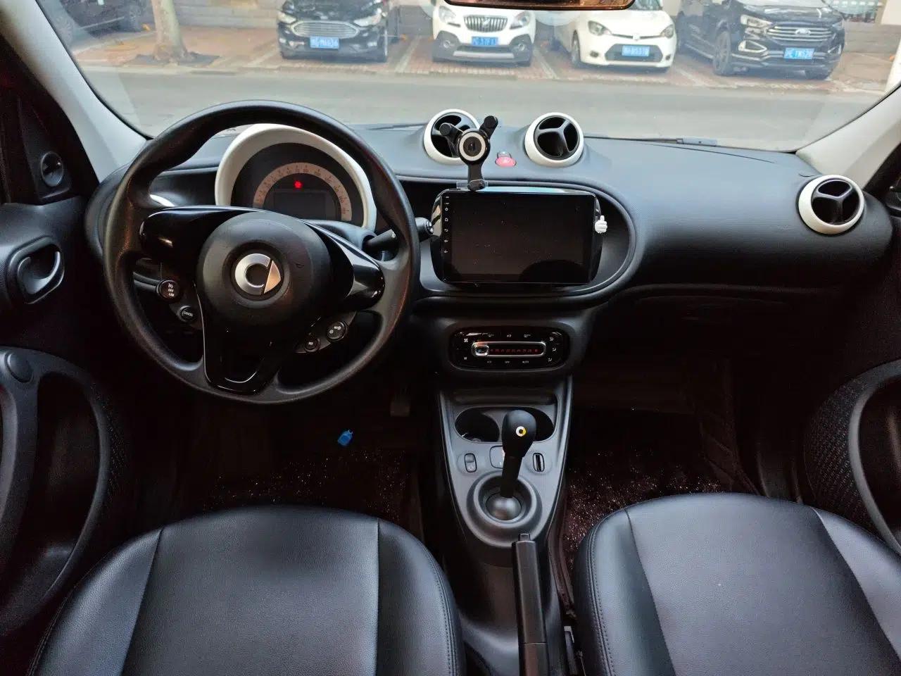 smart forfour 2016 1.0L 52 kW Dynamic Edition — миниатюра 10