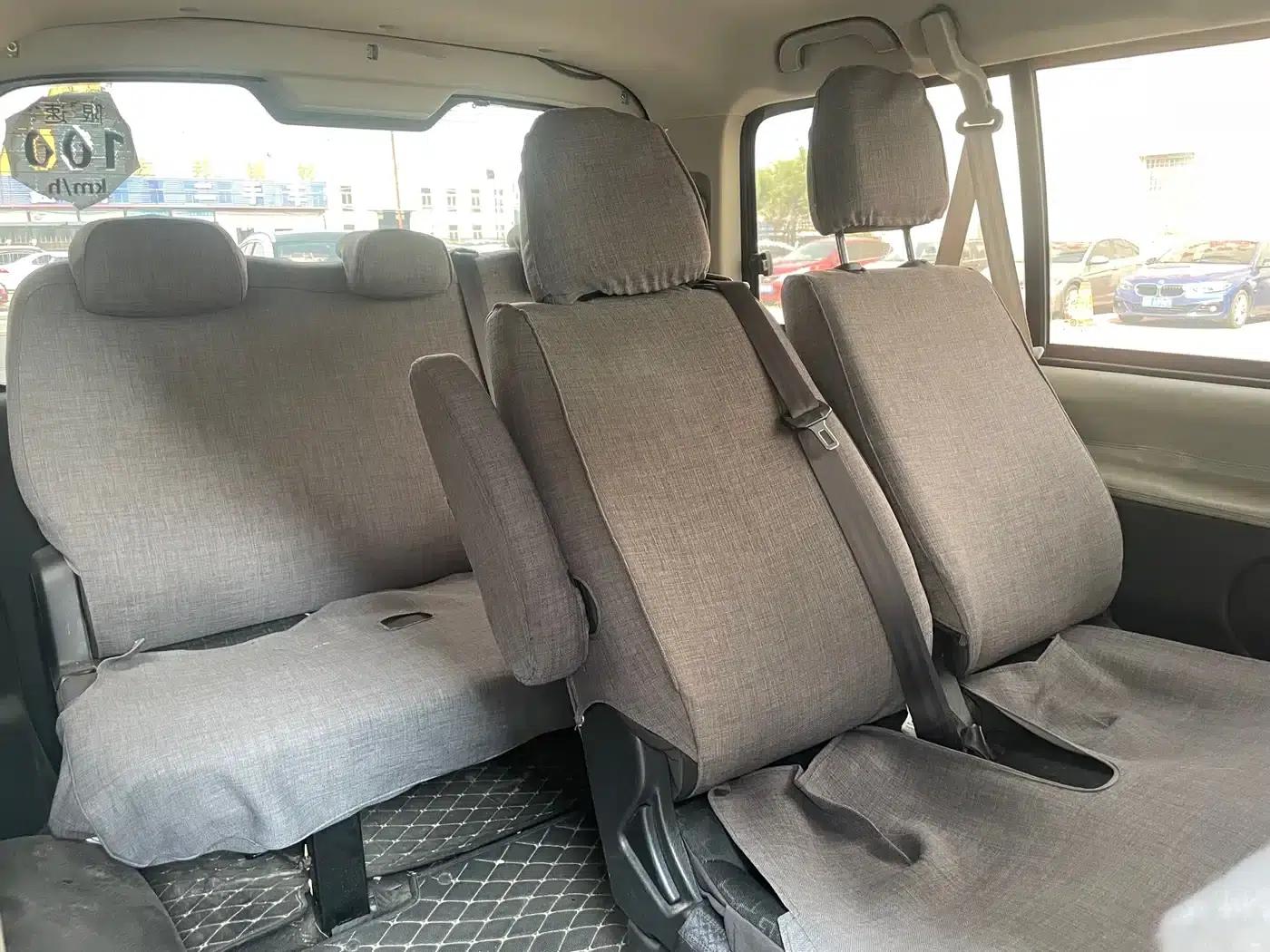 Grace 2016 2.2L Classic Edition Luxury Long Wheelbase 10-Seater — миниатюра 6