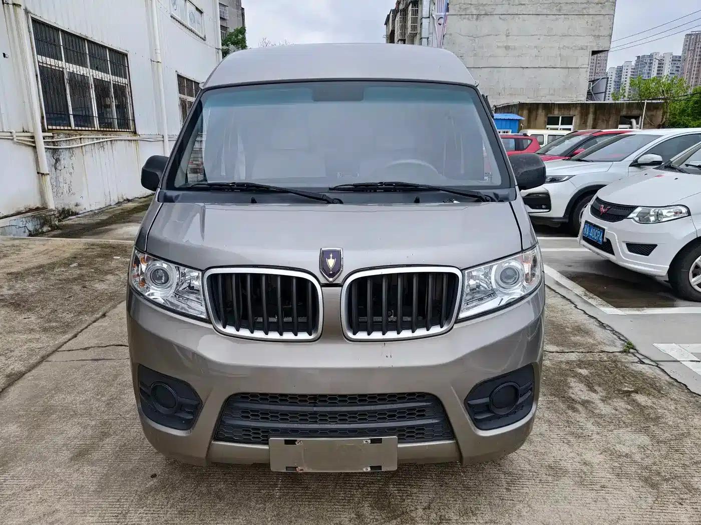 New Hiace X30L 2023 1.5L Wealth Edition Van, 2/5 Seats, Air Conditioning Version SWC15M — миниатюра 2