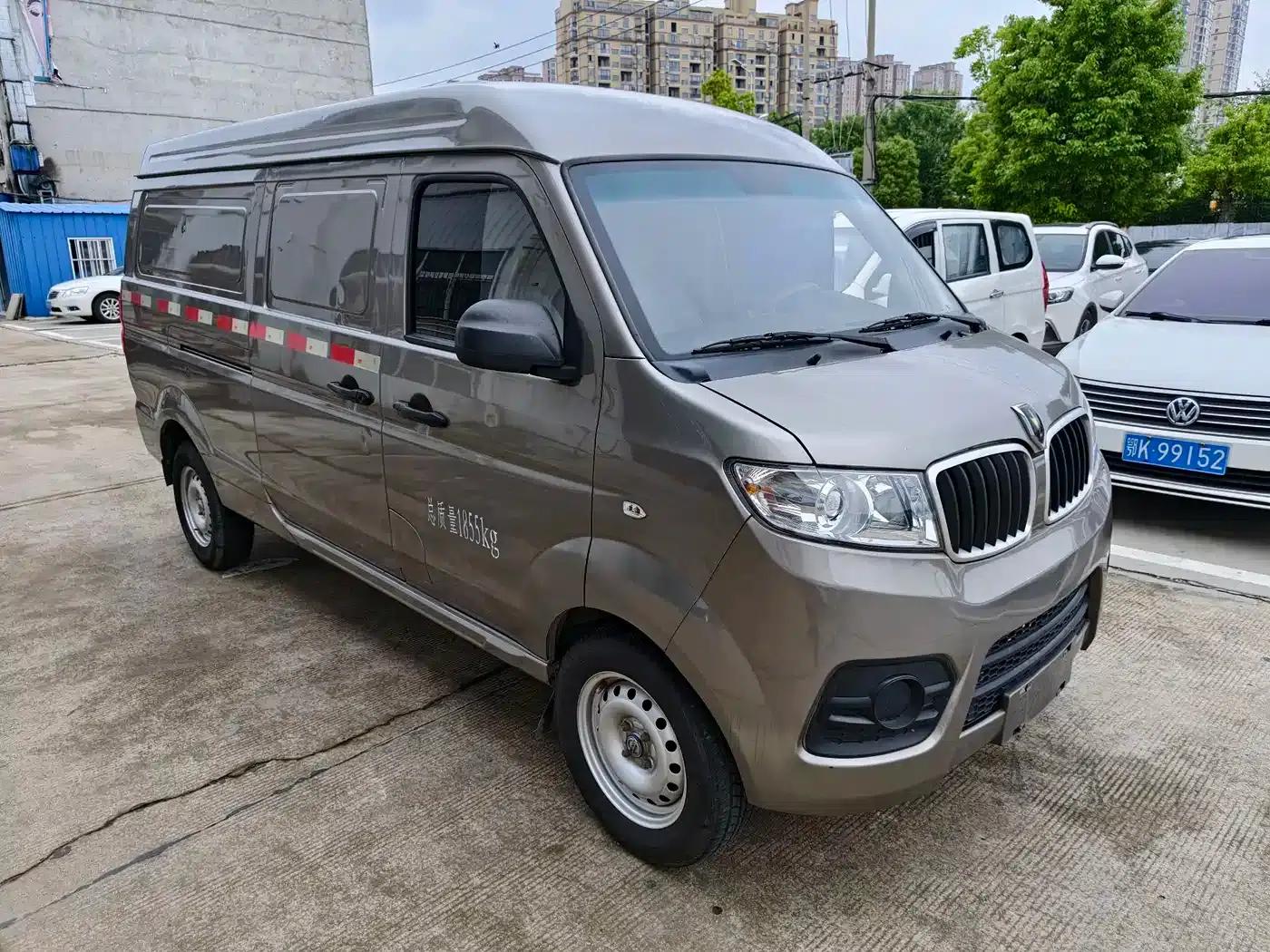 New Hiace X30L 2023 1.5L Wealth Edition Van, 2/5 Seats, Air Conditioning Version SWC15M — миниатюра 3