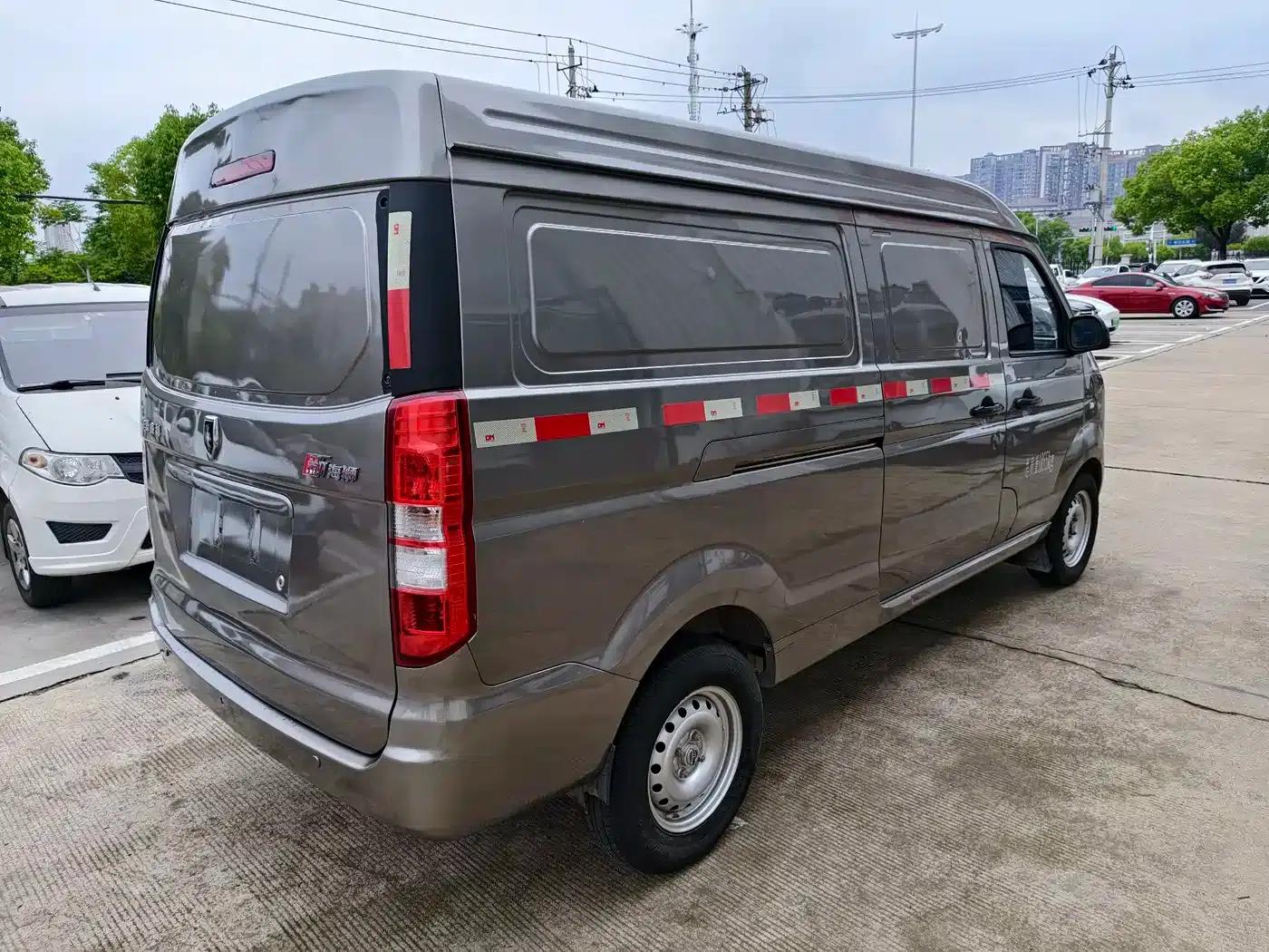 New Hiace X30L 2023 1.5L Wealth Edition Van, 2/5 Seats, Air Conditioning Version SWC15M — миниатюра 6