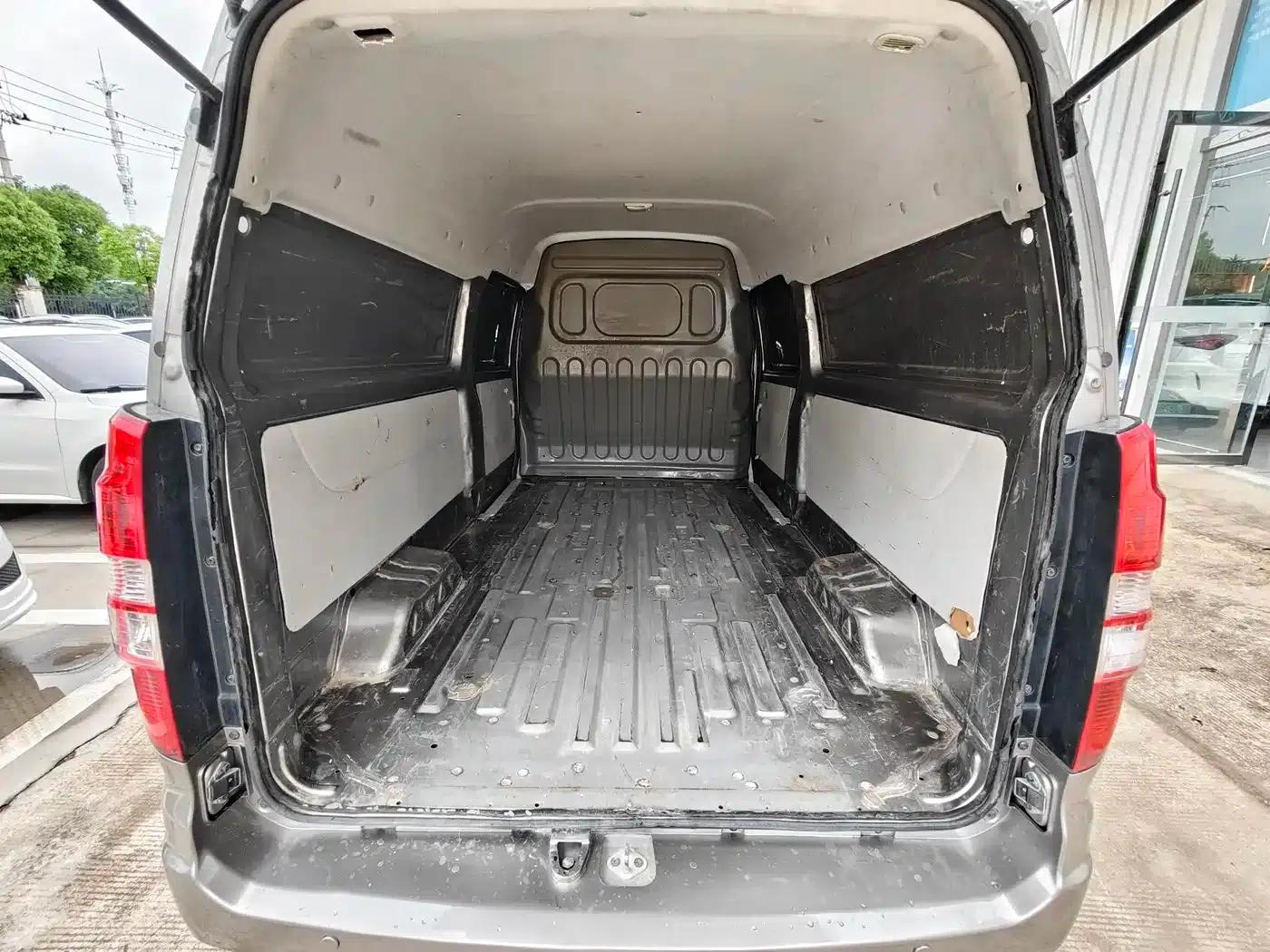 New Hiace X30L 2023 1.5L Wealth Edition Van, 2/5 Seats, Air Conditioning Version SWC15M — миниатюра 7