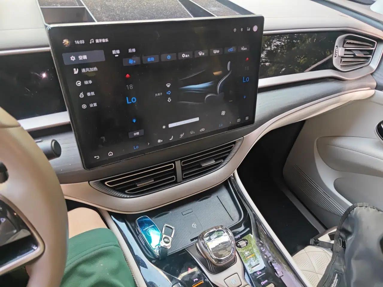 Denza D9 2022 DM-i 970 Four-Wheel Drive Flagship Model — миниатюра 14
