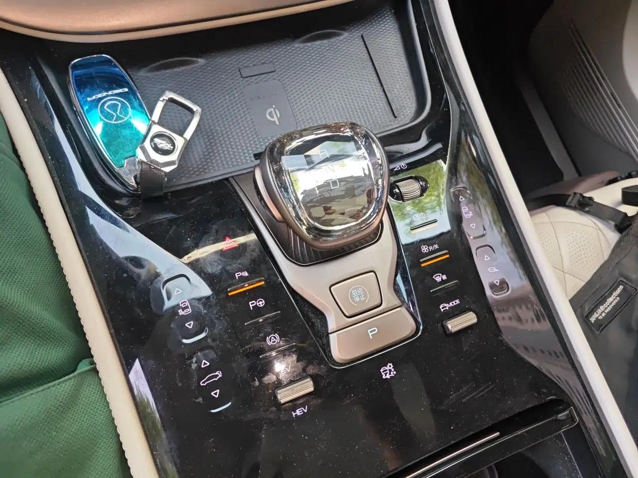 Denza D9 2022 DM-i 970 Four-Wheel Drive Flagship Model — миниатюра 15