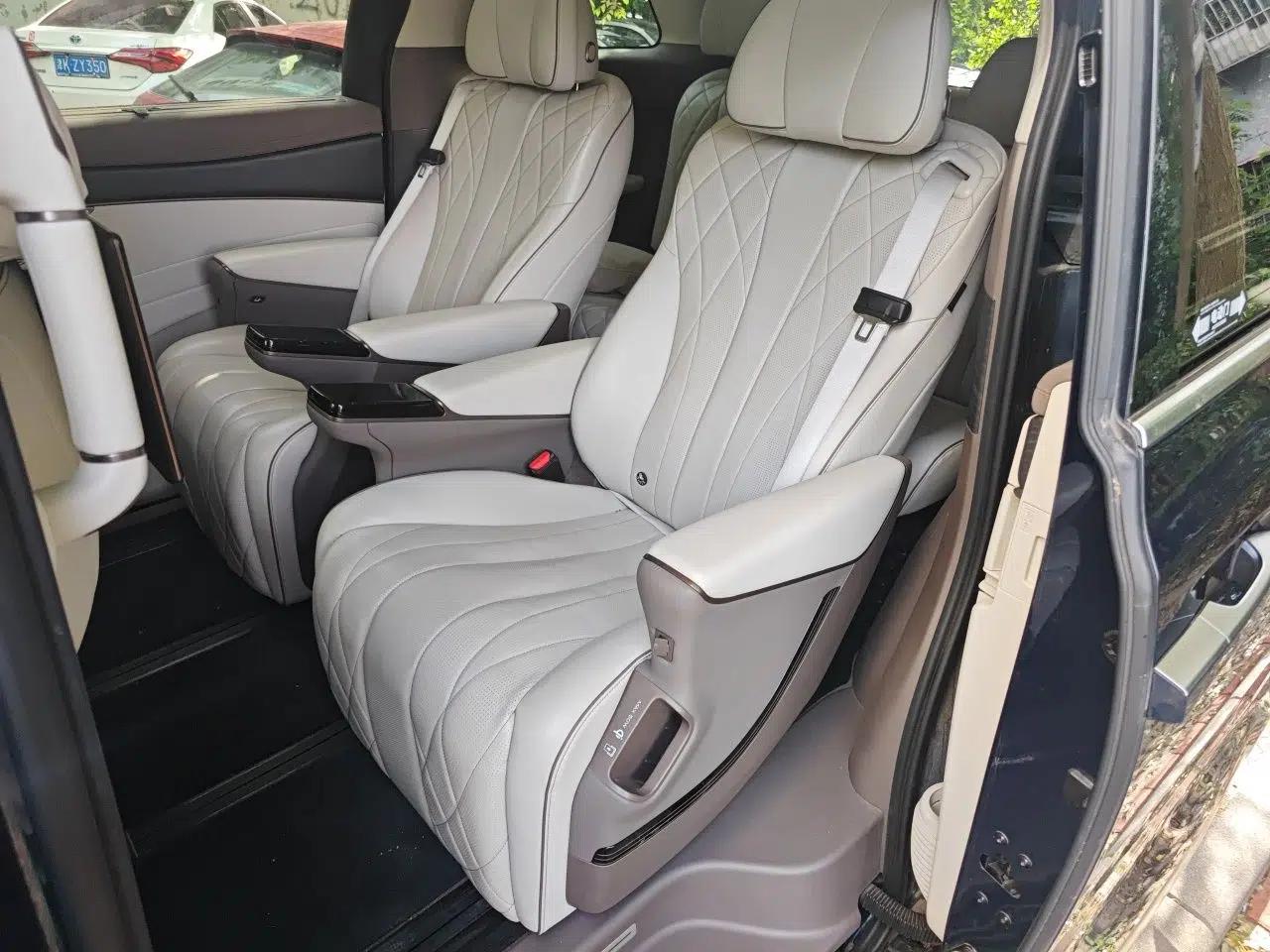 Denza D9 2022 DM-i 970 Four-Wheel Drive Flagship Model — миниатюра 18