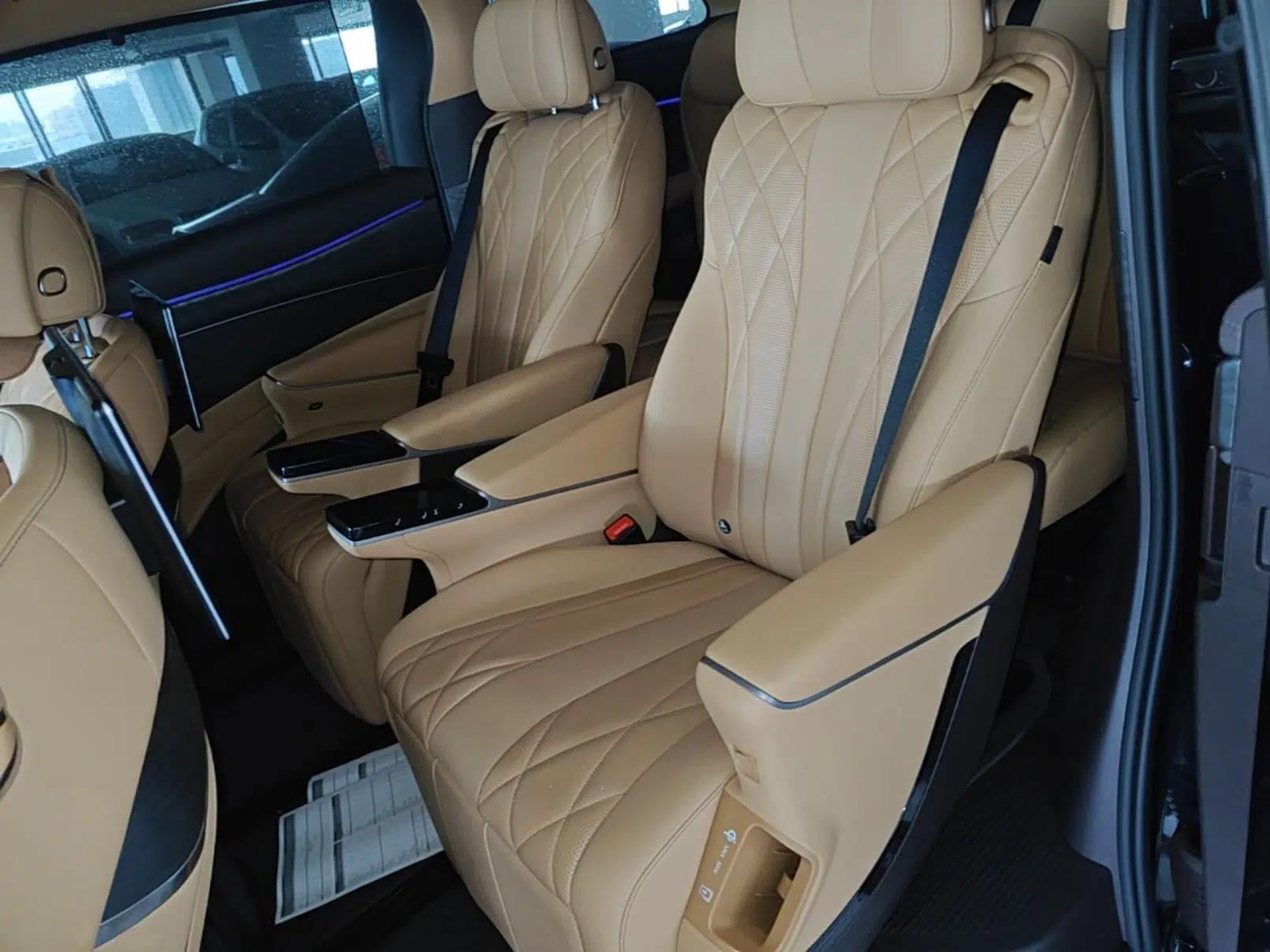 Denza D9 2025 DM-i Intelligent Drive 1020 Four-Wheel Drive Prestige Model — миниатюра 20