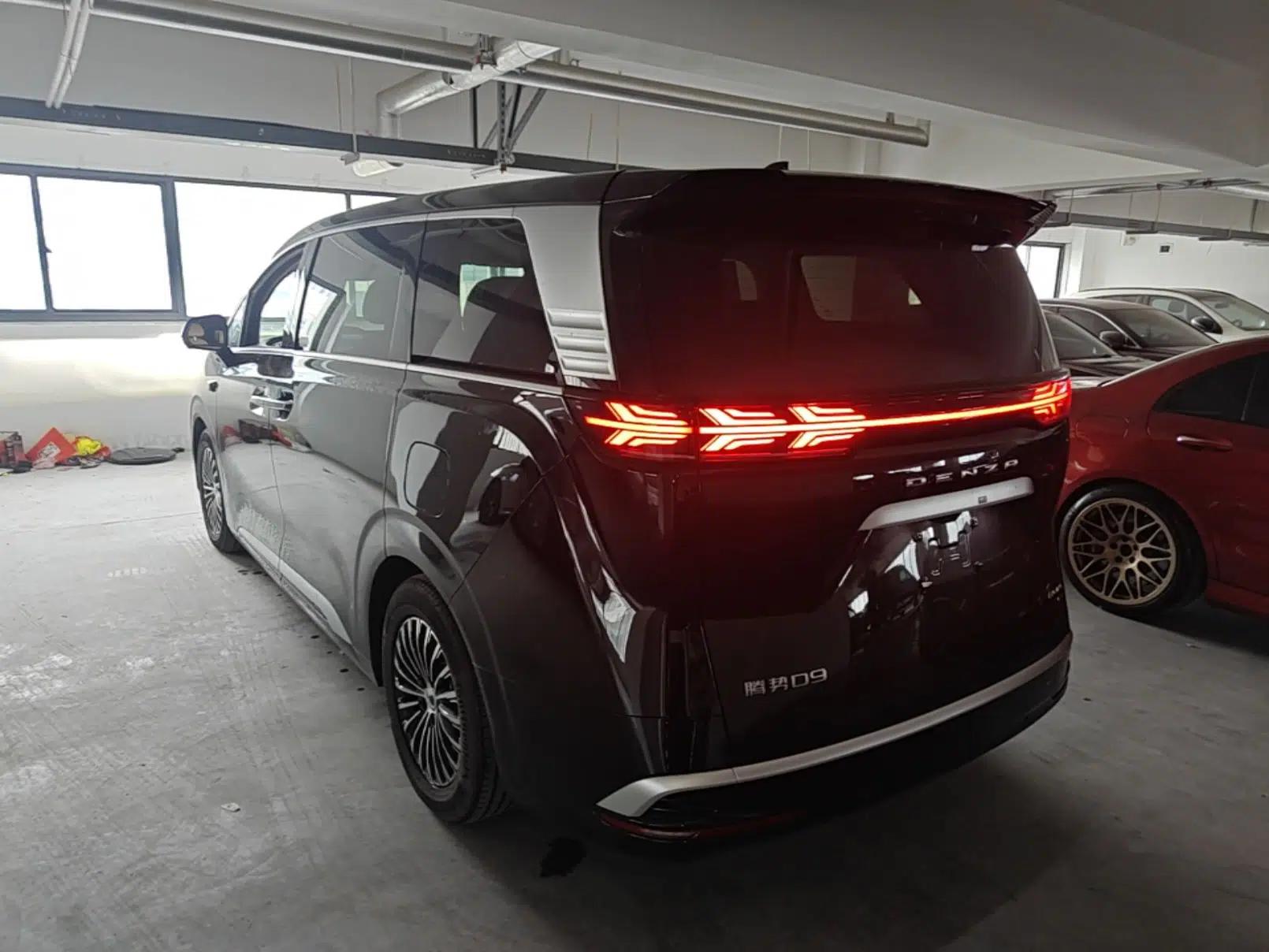 Denza D9 2025 DM-i Intelligent Drive 1020 Four-Wheel Drive Prestige Model — миниатюра 4