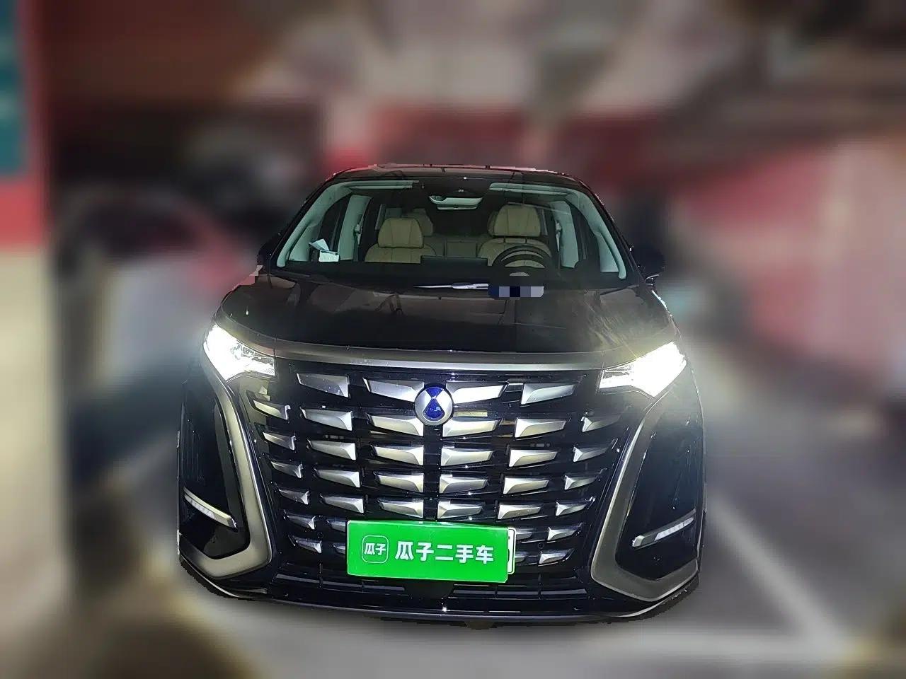 Denza D9 2024 DM-i 1050 Luxury Model — миниатюра 2