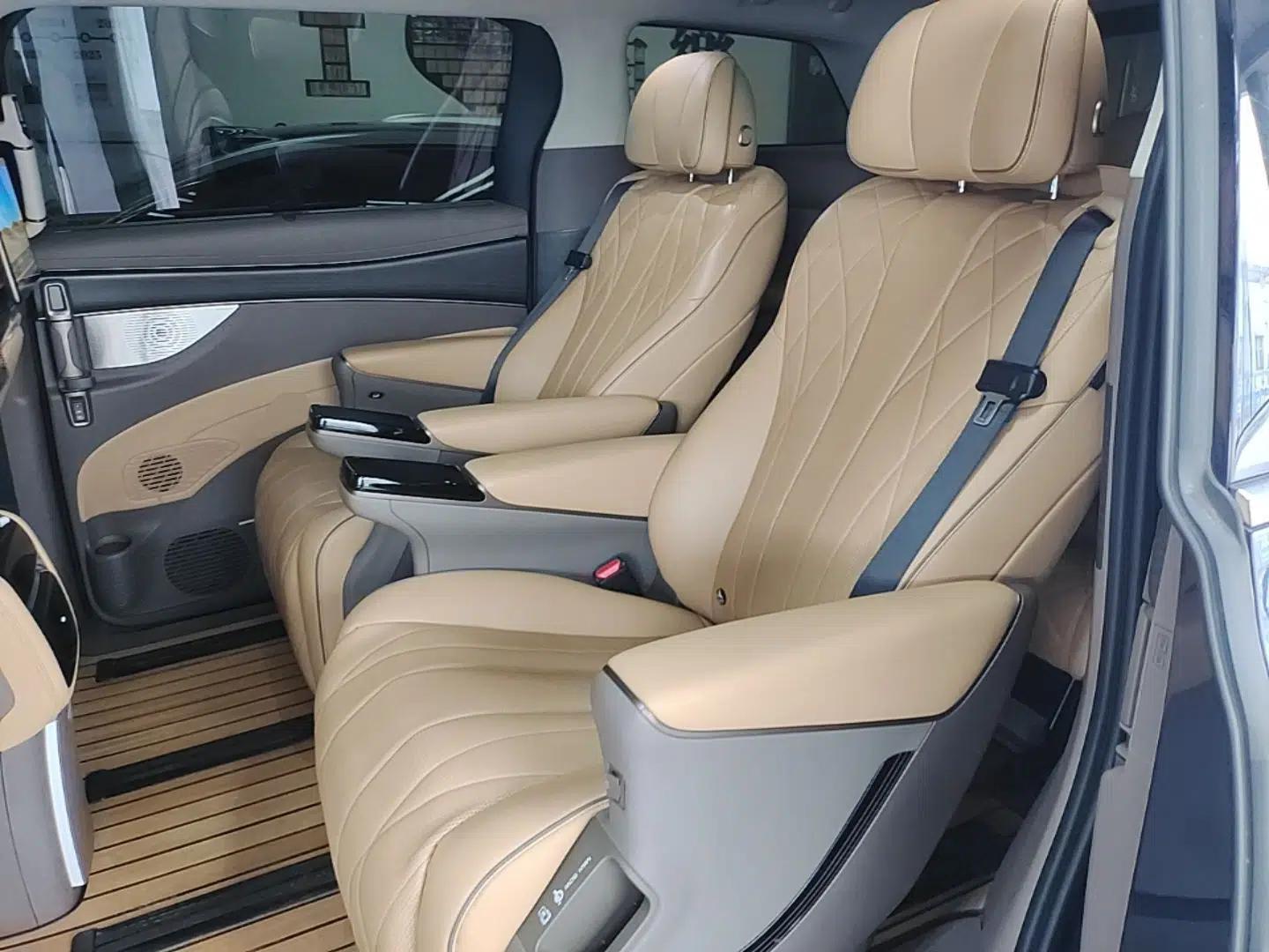 Denza D9 2024 DM-i 980 Four-Wheel Drive Flagship Model — миниатюра 20