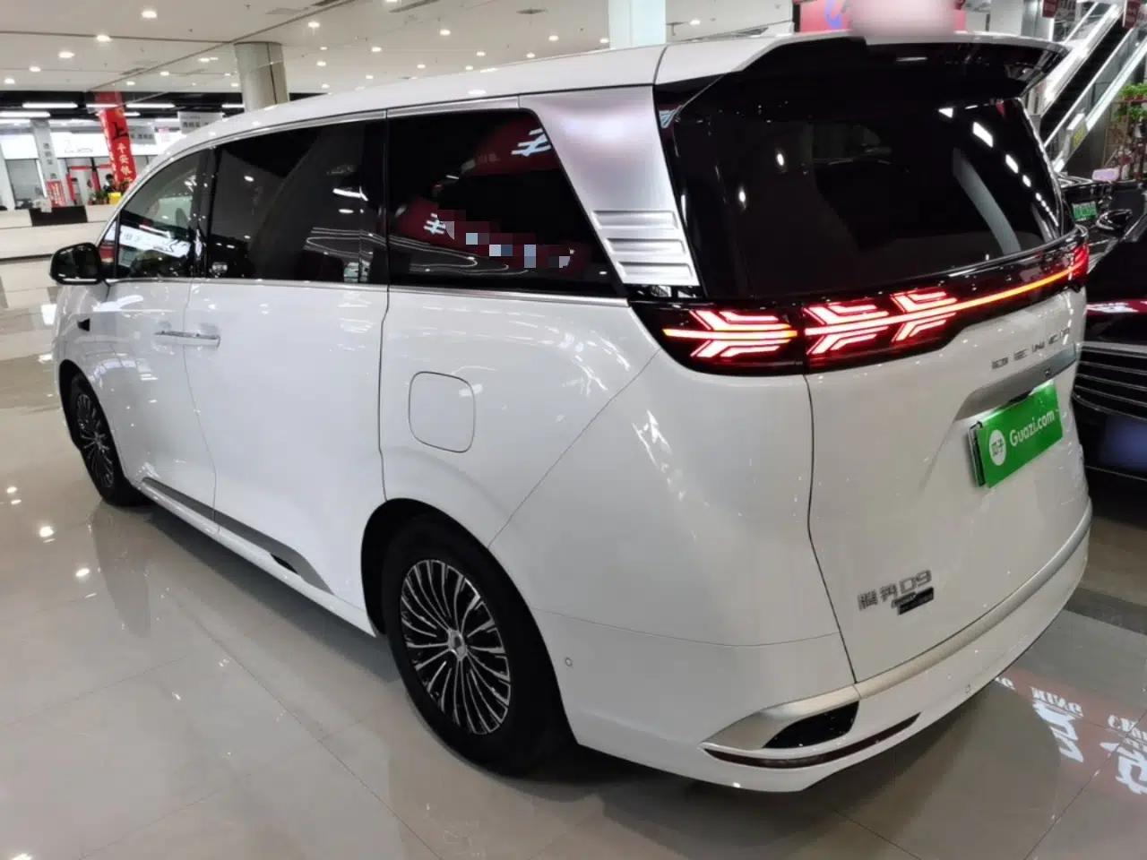 Denza D9 2025 DM-i Intelligent Drive 1020 Four-Wheel Drive Flagship Model — миниатюра 4