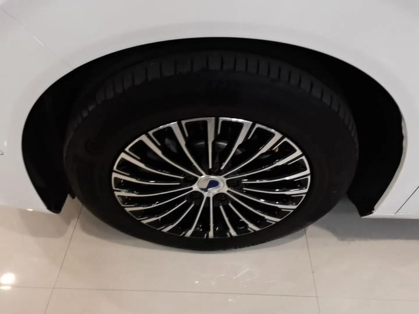 Denza D9 2025 DM-i Intelligent Drive 1020 Four-Wheel Drive Flagship Model — миниатюра 8