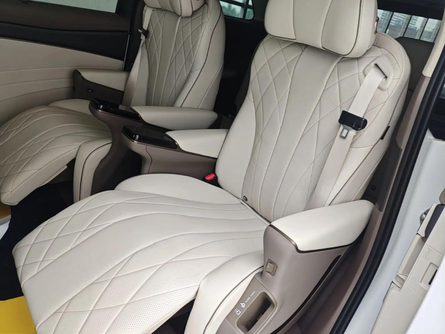 Denza D9 2022 DM-i 970 Four-Wheel Drive Flagship Model — миниатюра 20
