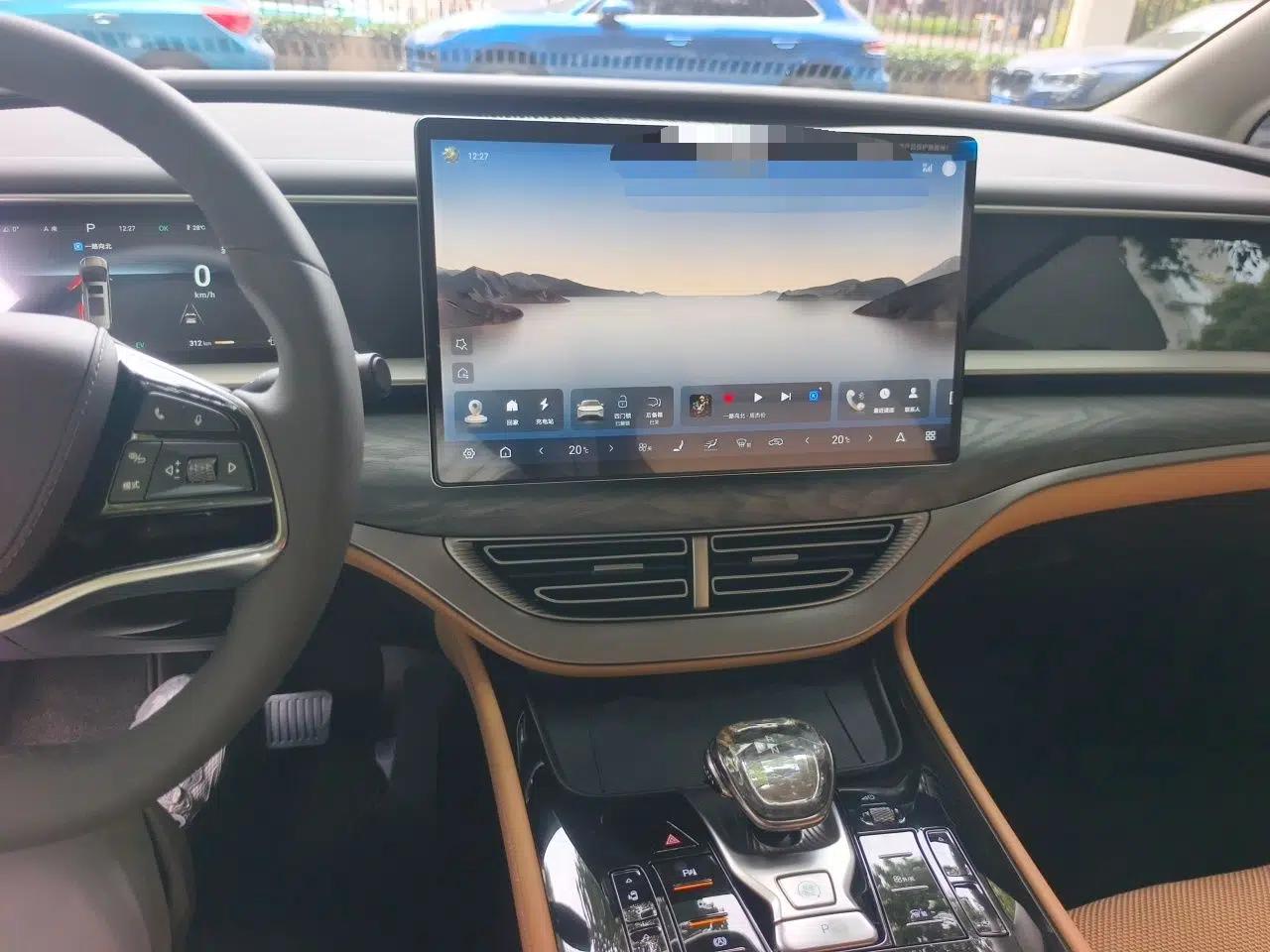 Denza D9 2024 DM-i 980 Four-Wheel Drive Prestige Model — миниатюра 14