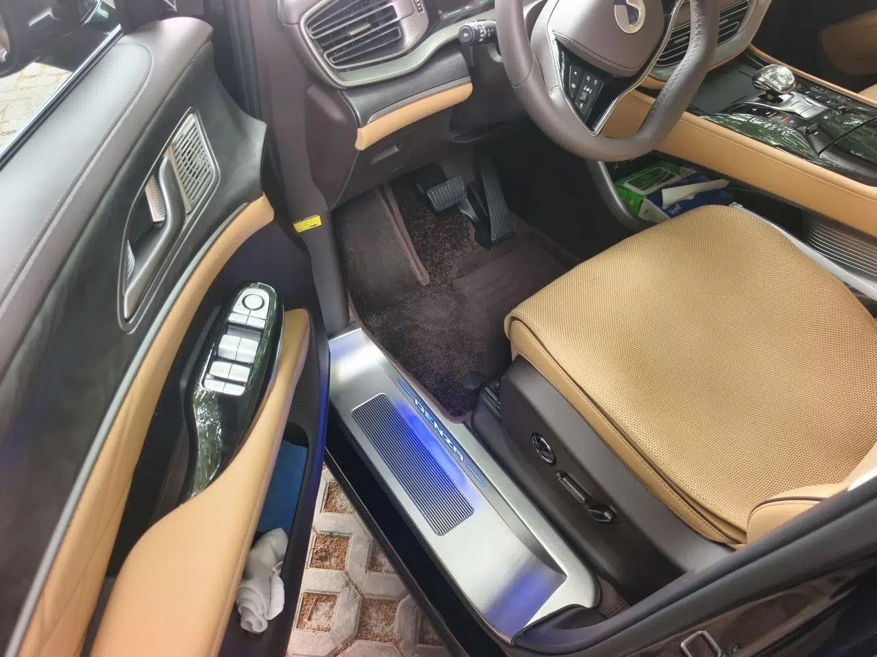 Denza D9 2024 DM-i 980 Four-Wheel Drive Prestige Model — миниатюра 17