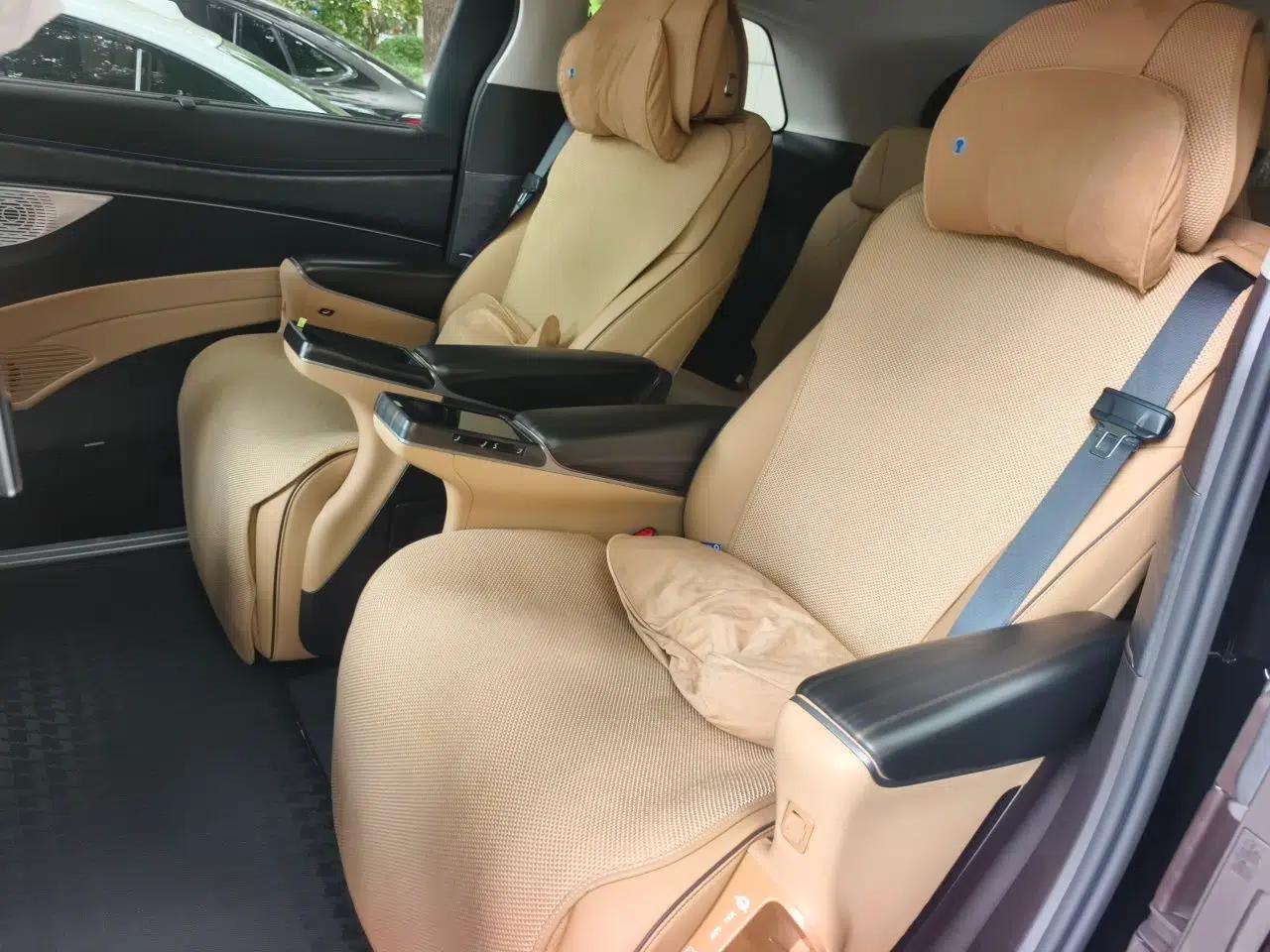 Denza D9 2024 DM-i 980 Four-Wheel Drive Prestige Model — миниатюра 18