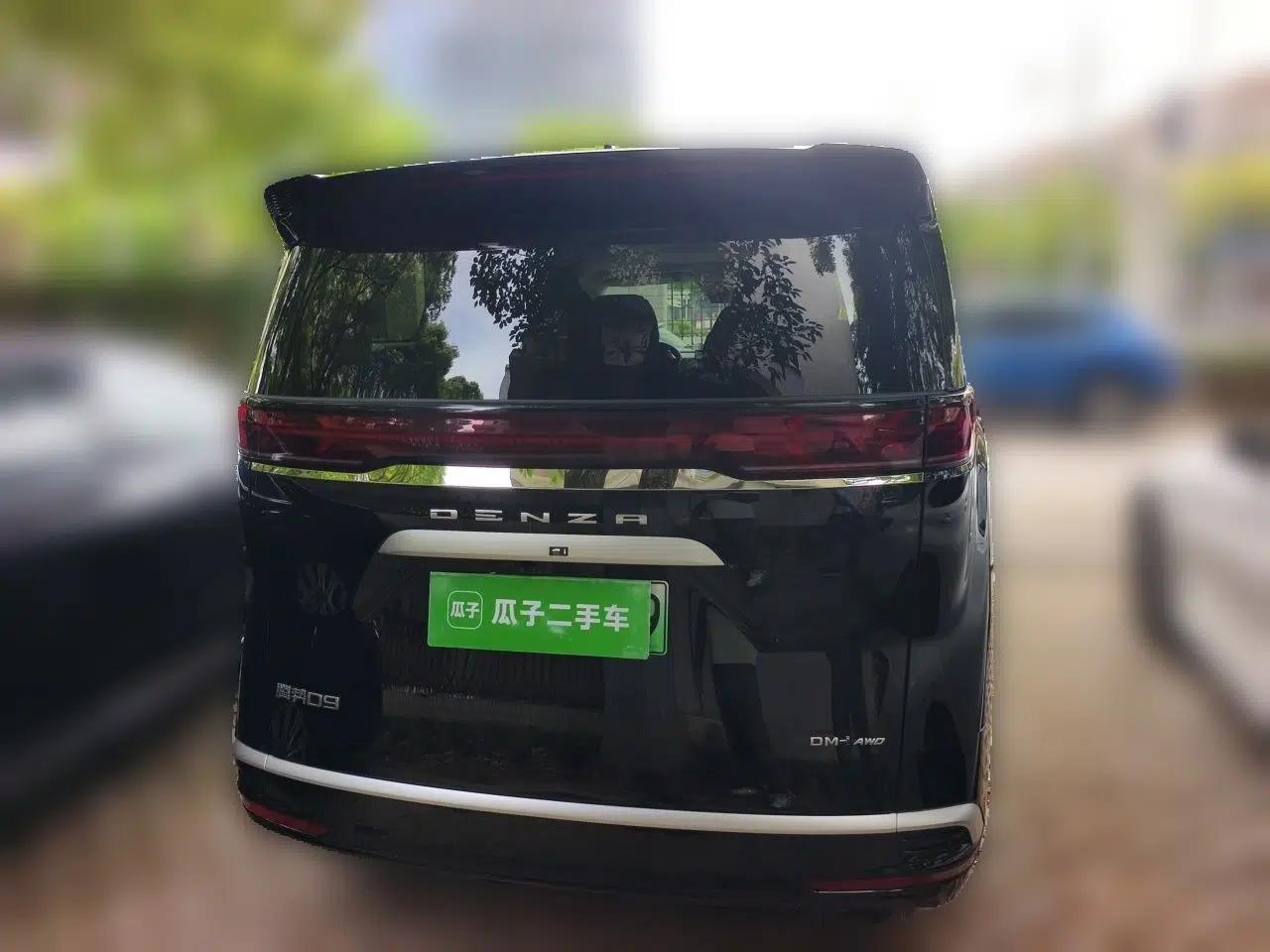Denza D9 2024 DM-i 980 Four-Wheel Drive Prestige Model — миниатюра 5