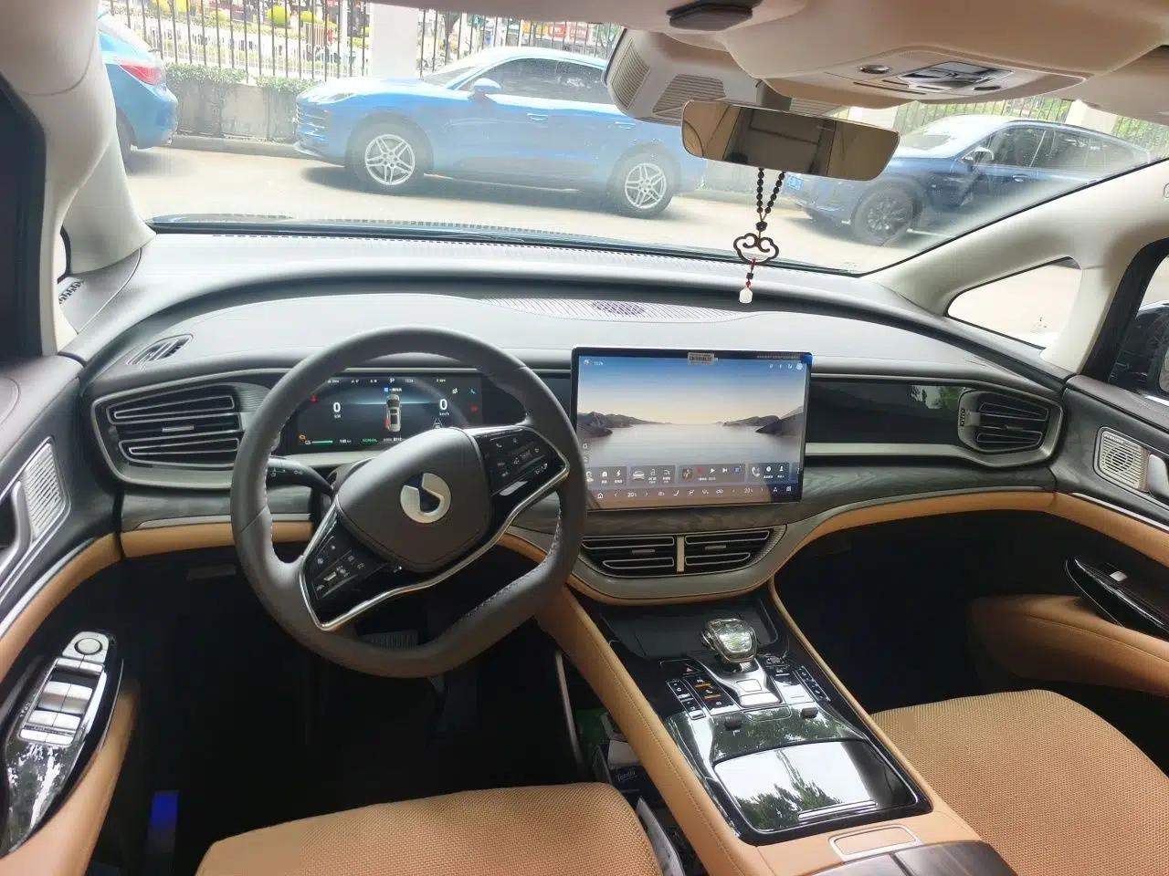 Denza D9 2024 DM-i 980 Four-Wheel Drive Prestige Model — миниатюра 10