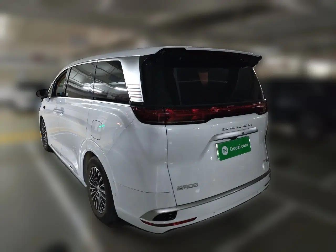 Denza D9 2025 DM-i Smart Drive 1020 Four-Wheel Drive Deluxe Model — миниатюра 4