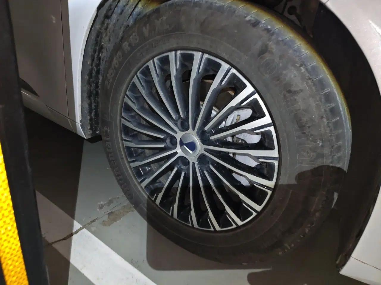 Denza D9 2025 DM-i Smart Drive 1020 Four-Wheel Drive Deluxe Model — миниатюра 8