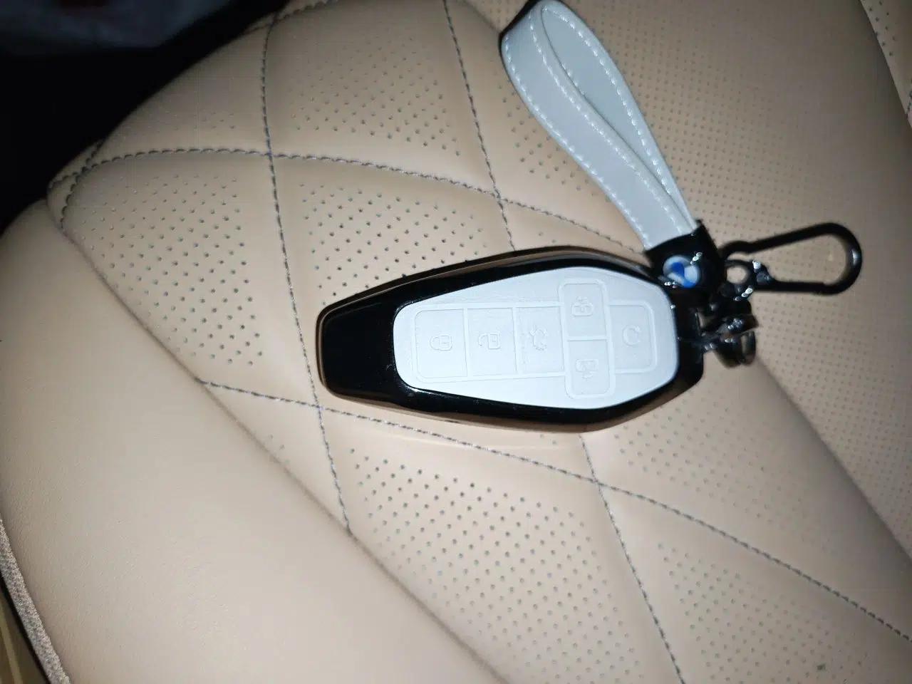 Denza D9 2025 DM-i Smart Drive 1020 Four-Wheel Drive Deluxe Model — миниатюра 9