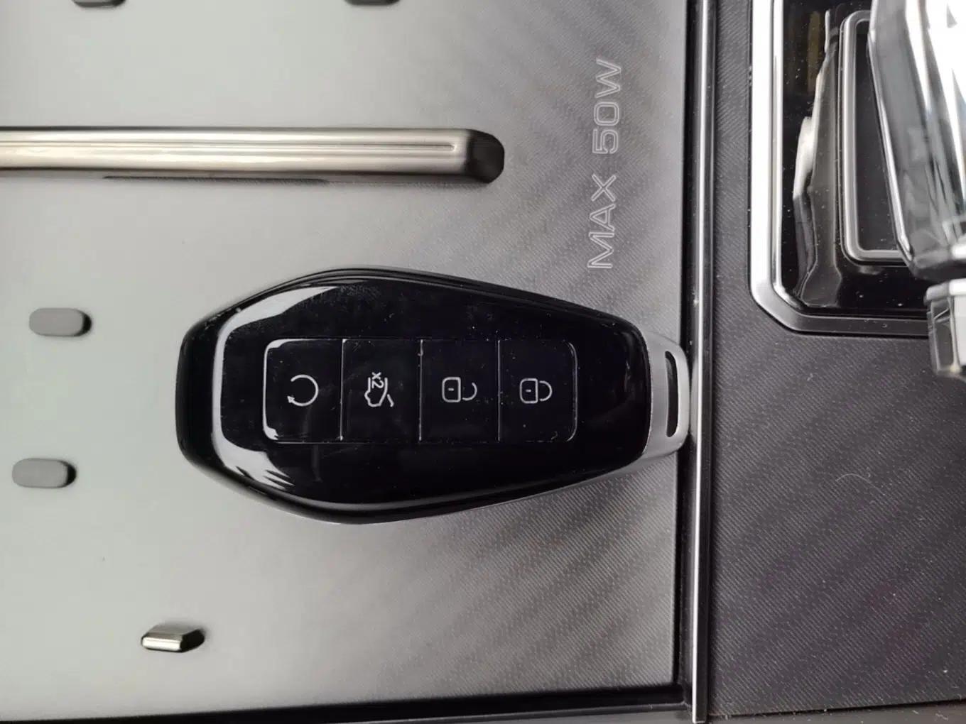Denza Z9GT 2024 1100 Four-Wheel Drive Ultra Version — миниатюра 12