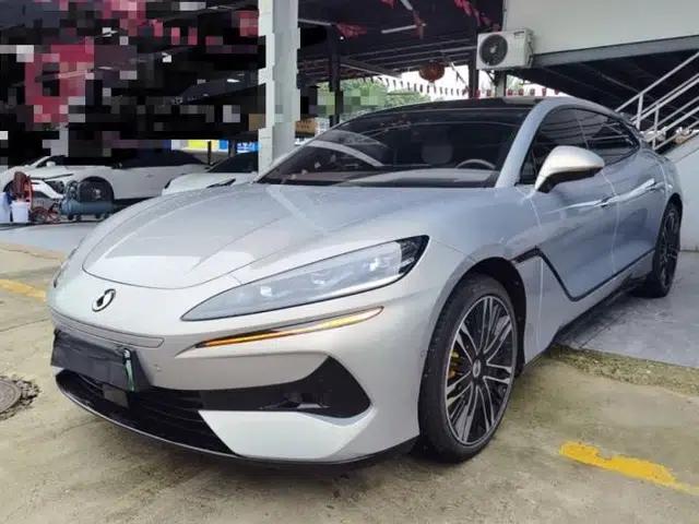 Denza Z9GT 2024 1100 Four-Wheel Drive Ultra Version
