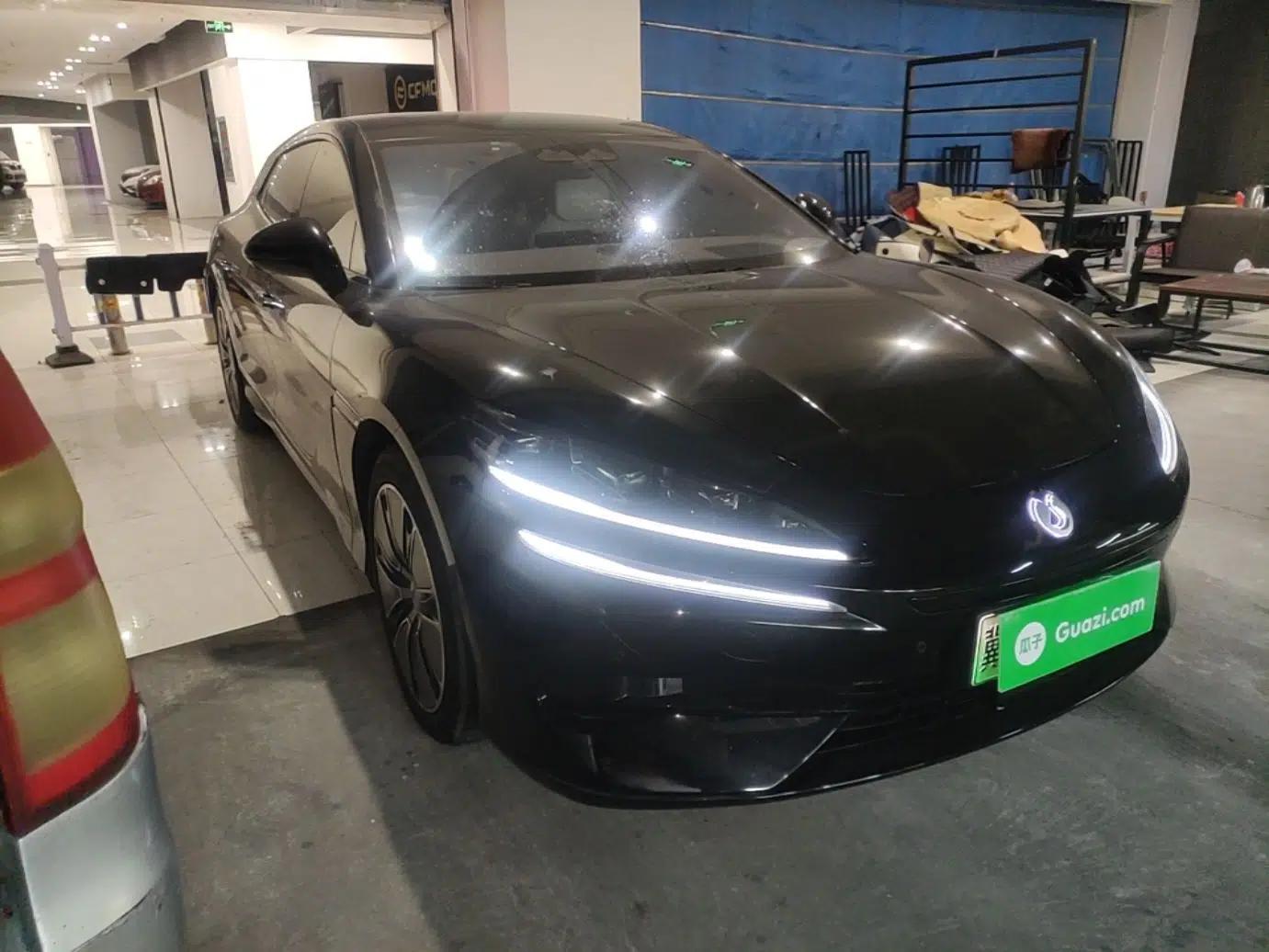 Denza Z9GT 2024 1100 Four-Wheel Drive Max Edition — миниатюра 3