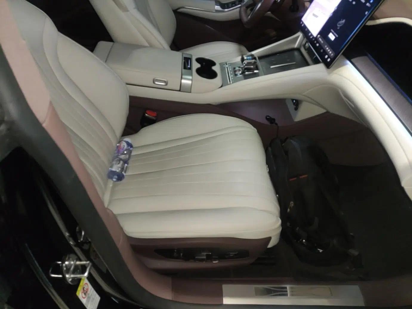 Denza Z9GT 2024 1100 Four-Wheel Drive Max Edition — миниатюра 23