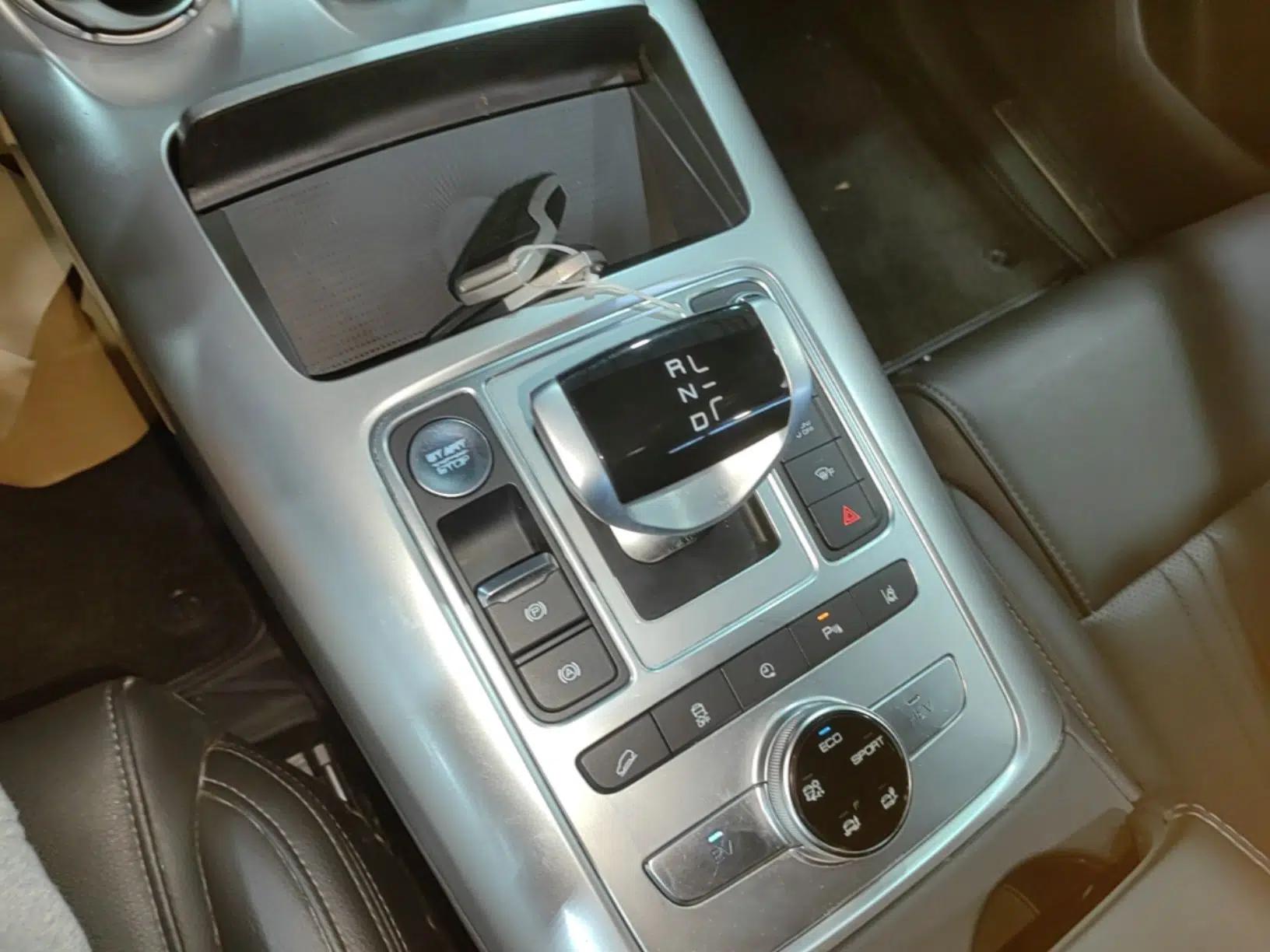 Denza X 2020 PHEV Classic Edition — миниатюра 17